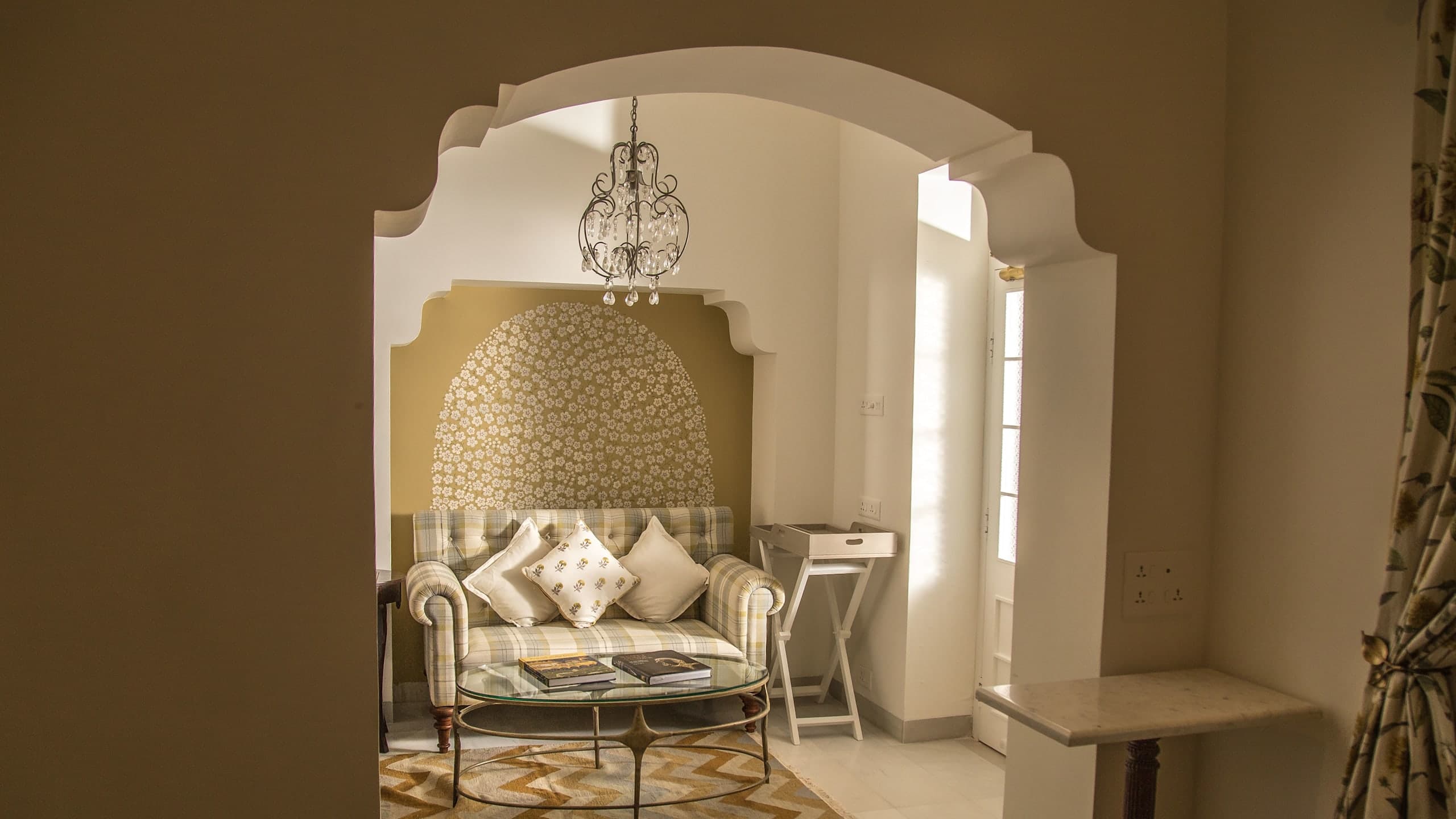 Luxury Room - Image 4