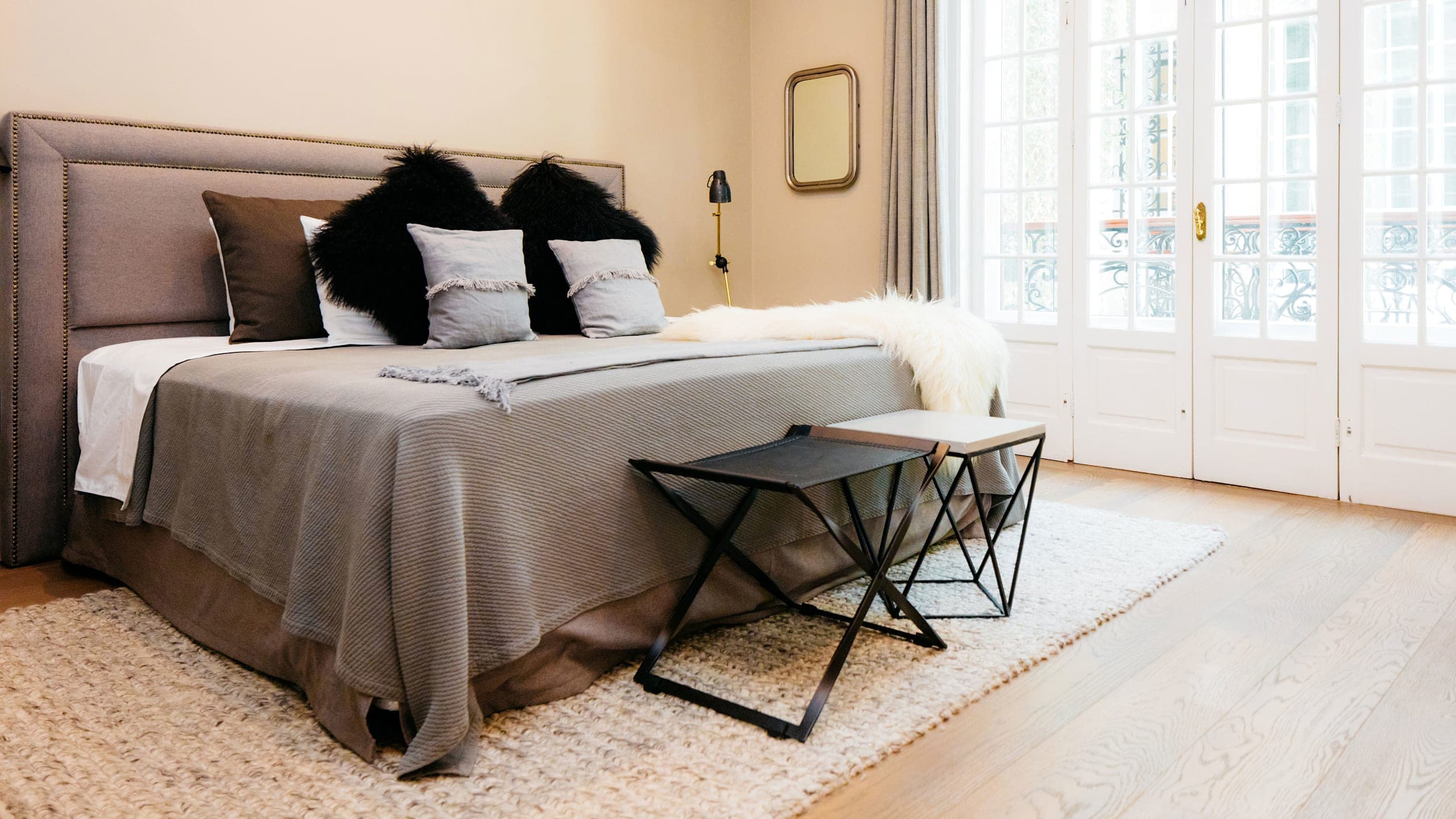 Luxury Room - Image 2