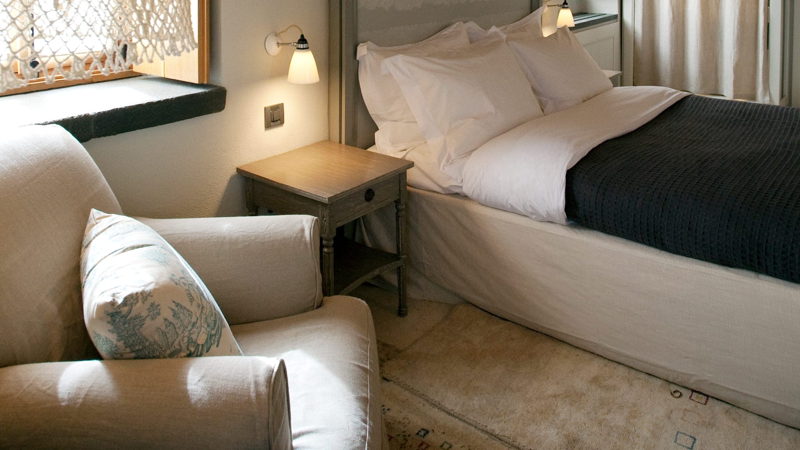 Double Room - Image 2