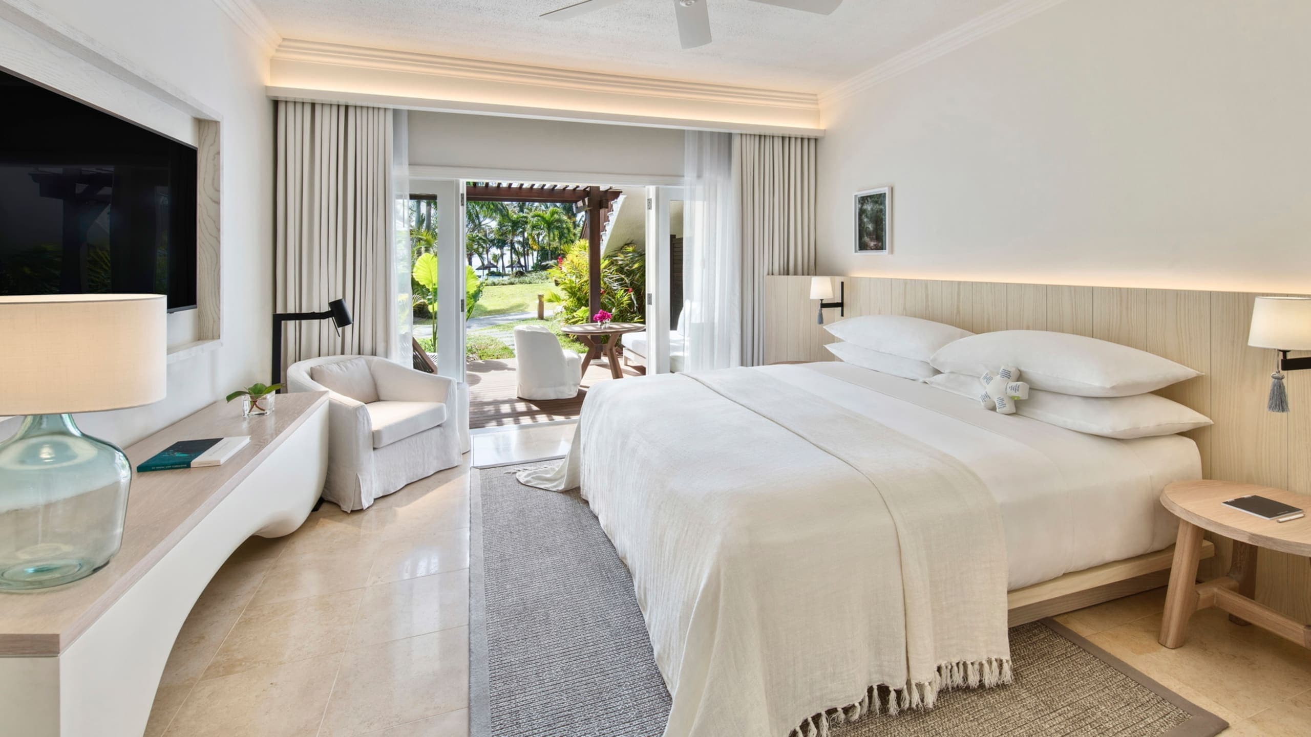 Deluxe Room - Image 2