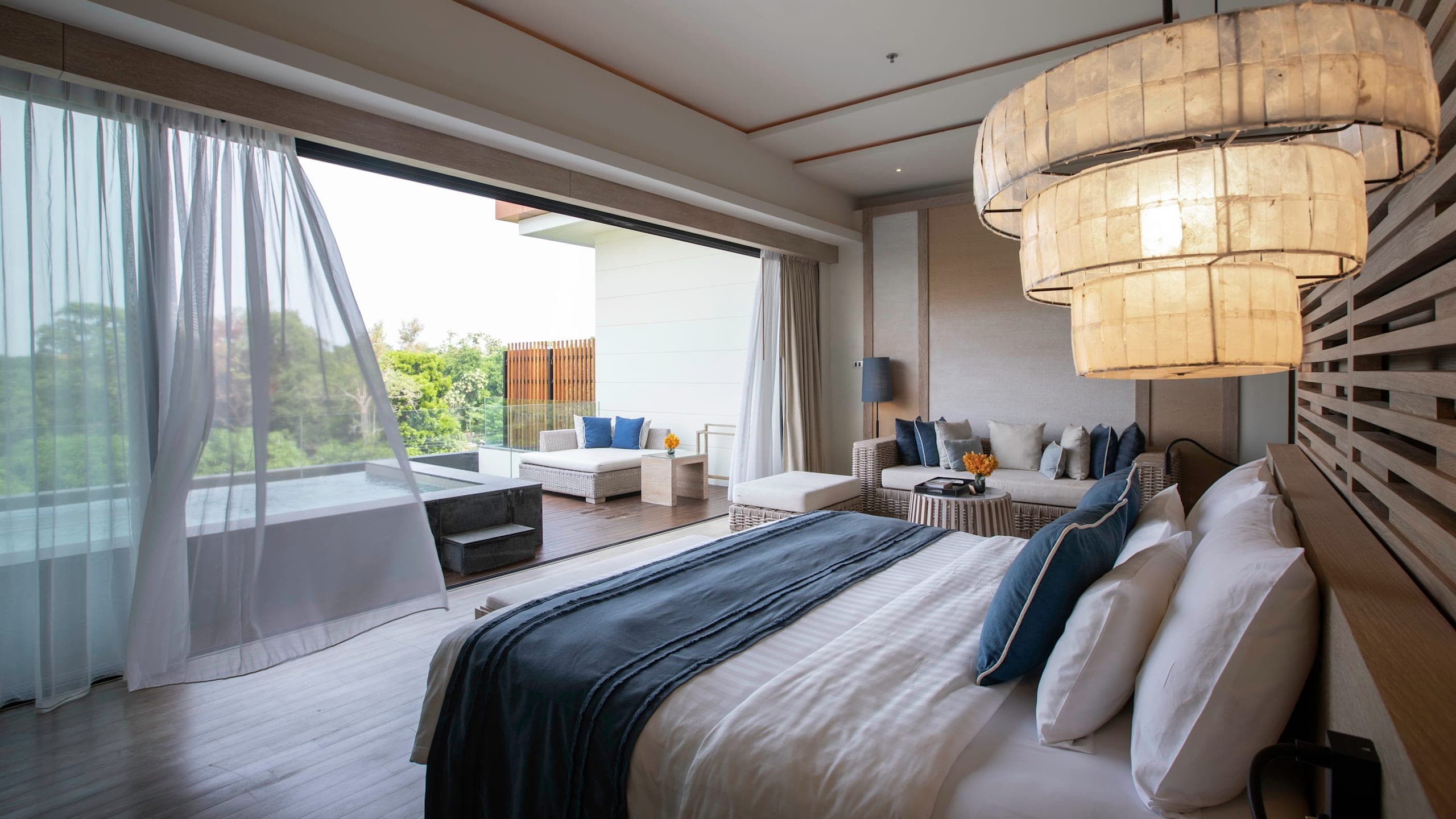 Sky Pool Suite - Image 2