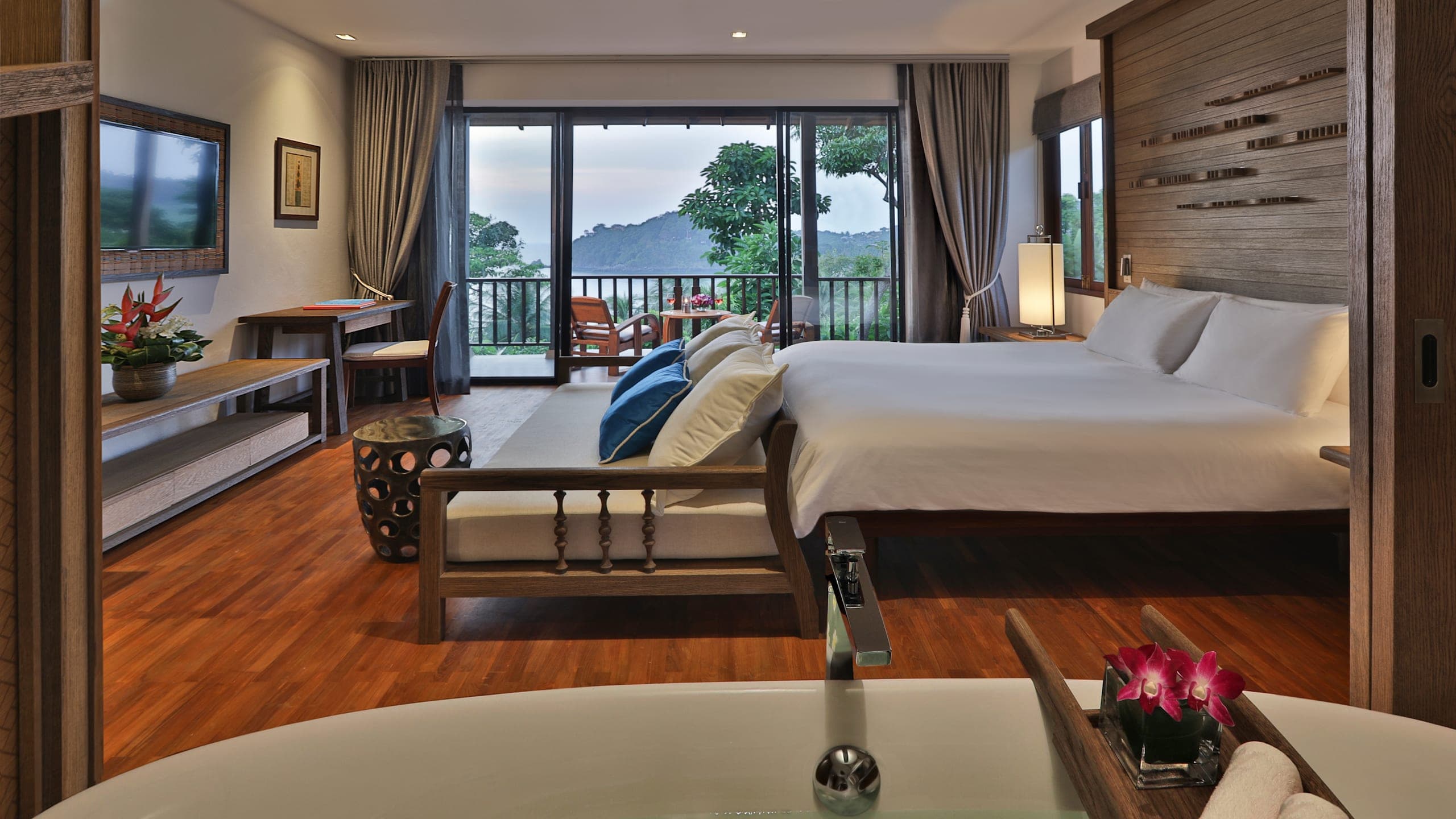 Deluxe Room - Image 4