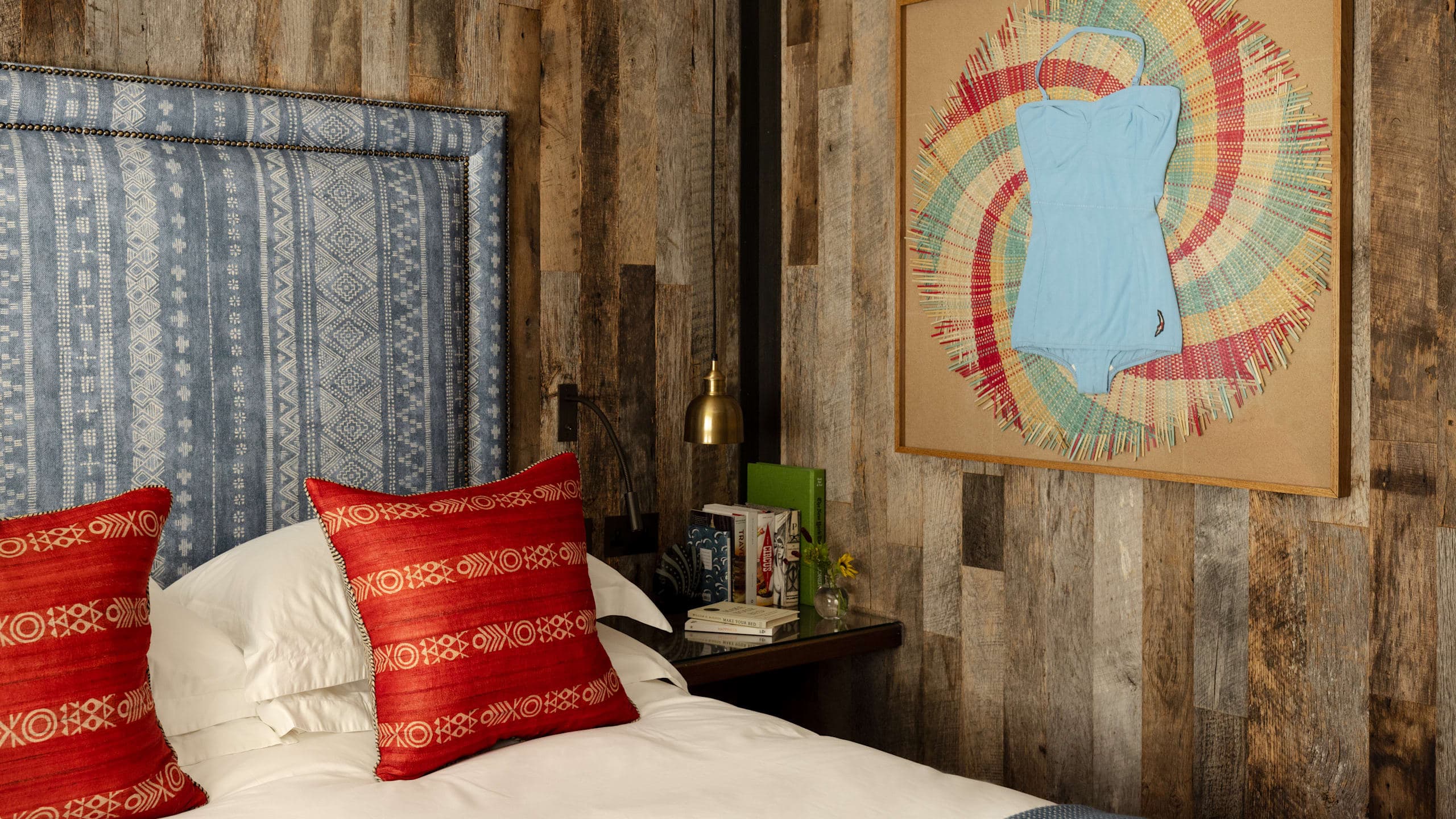 Snug Cabin - Image 1