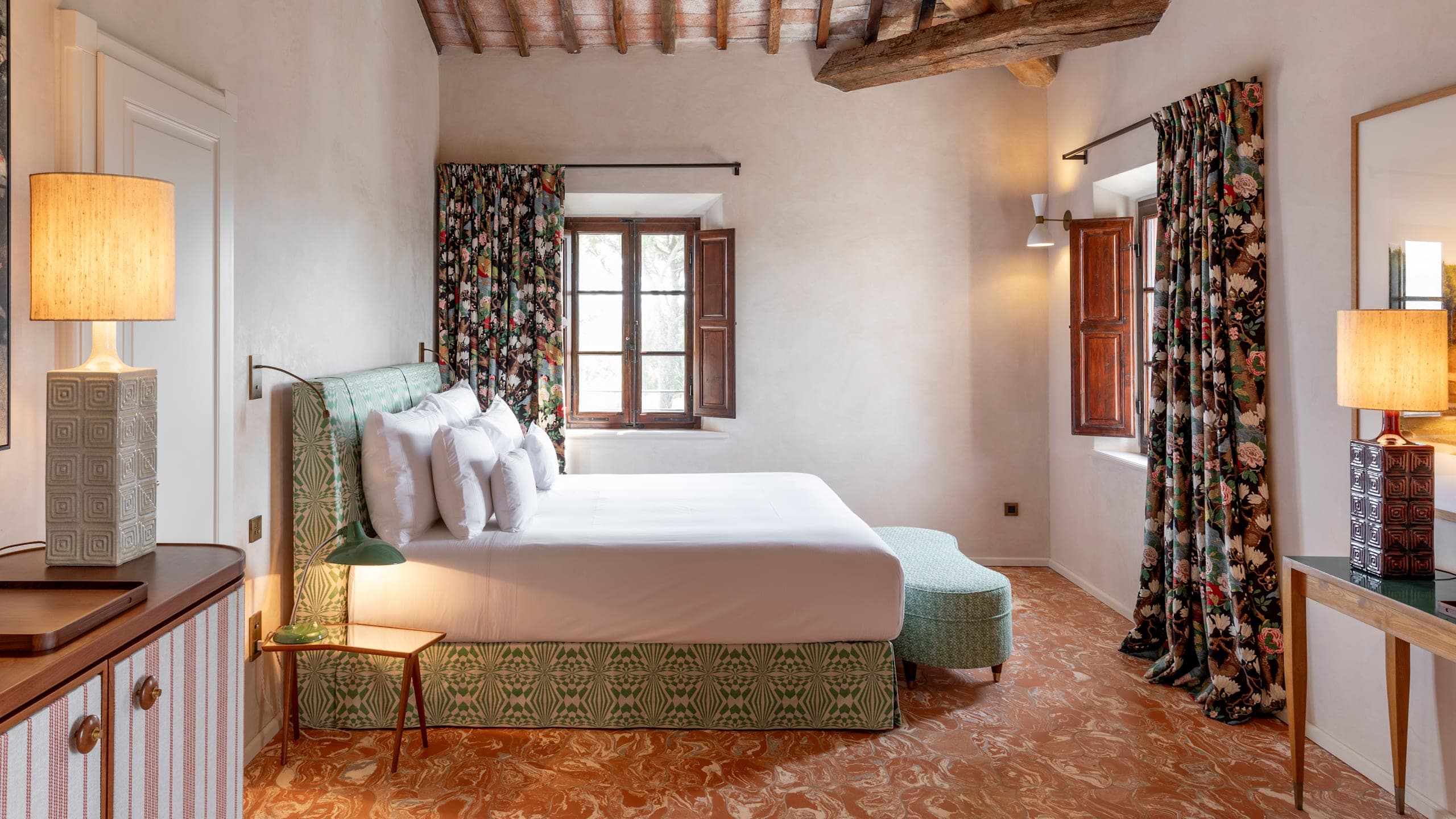 Deluxe Room - Image 5