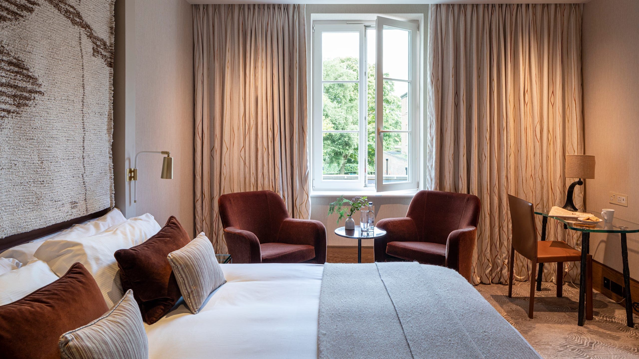 Classic King - Image 1