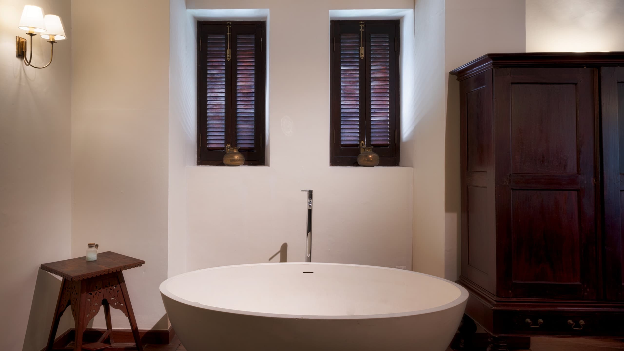 Library Suite - Image 1