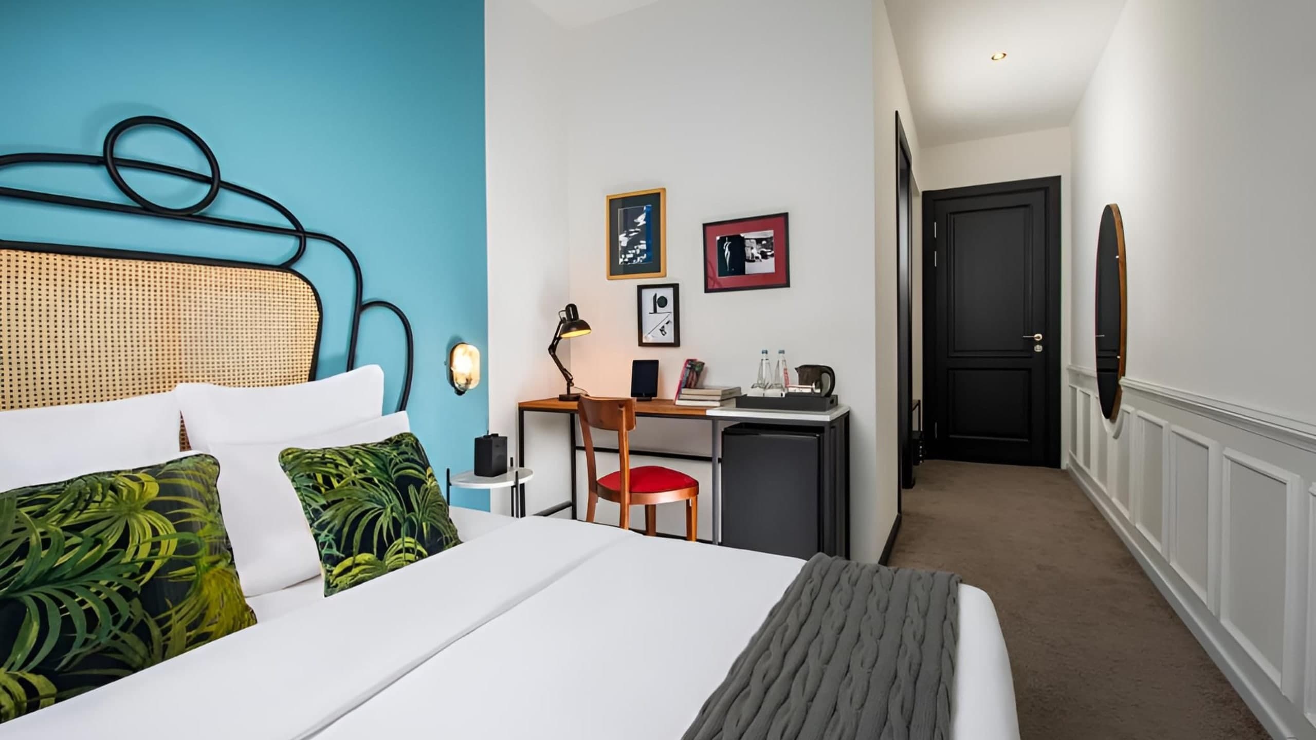 Small Room - Image 6