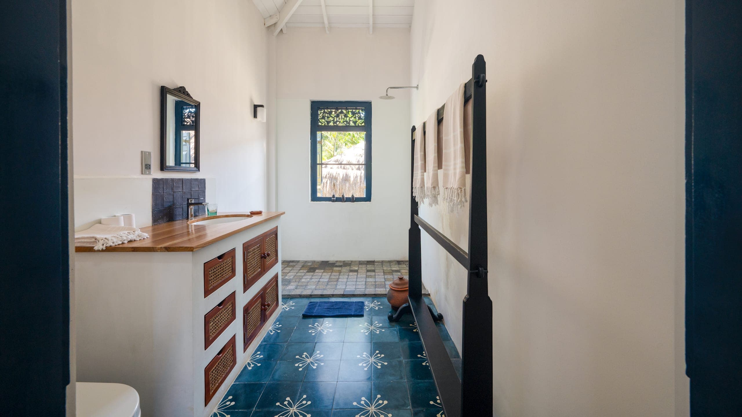 Family Room 1 - Image 4