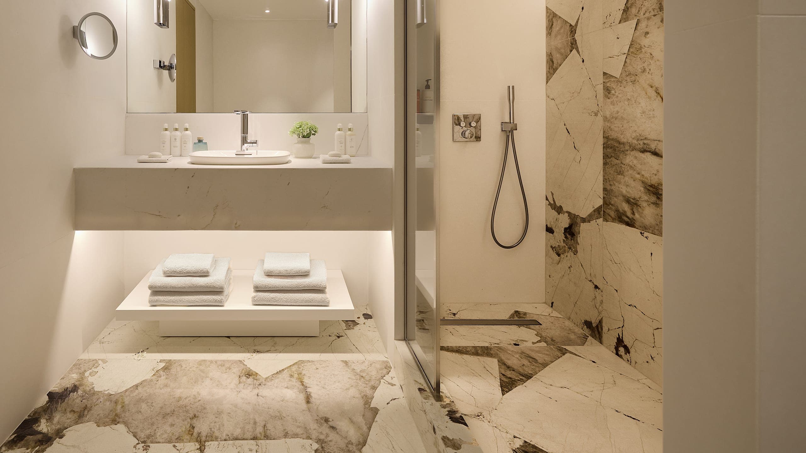 Riviera Room - Image 3