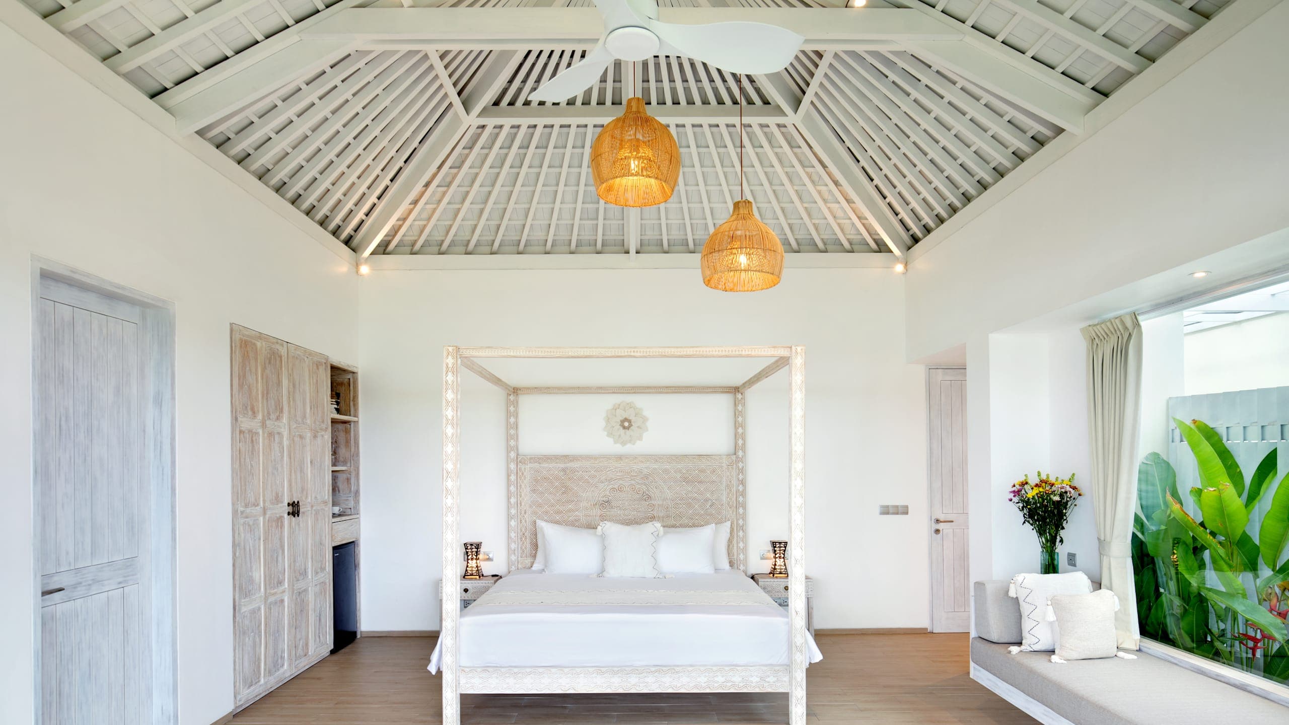 Studio Bedroom Garden View Villa - Image 10