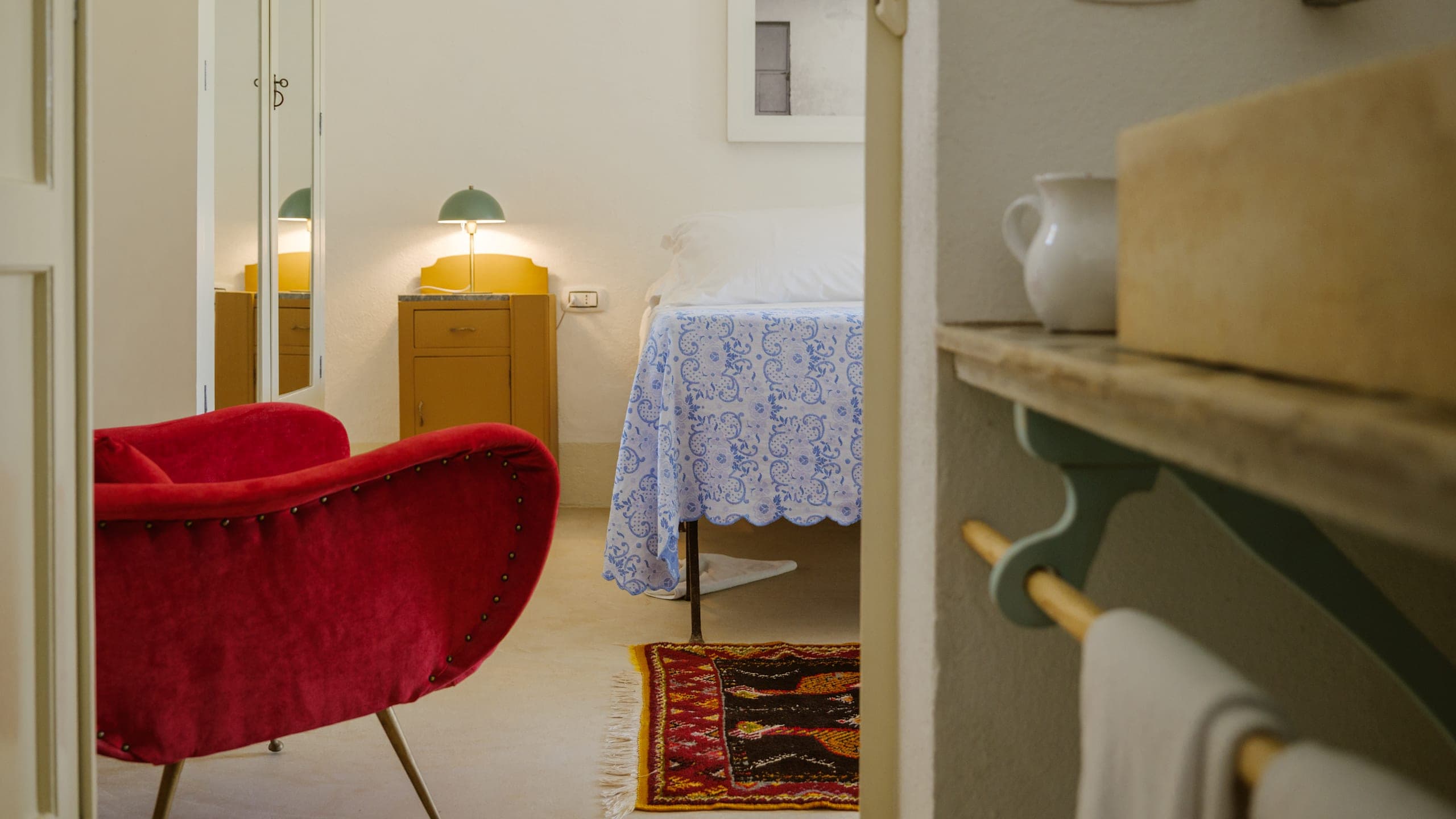 Deluxe Room with Patio - Image 4