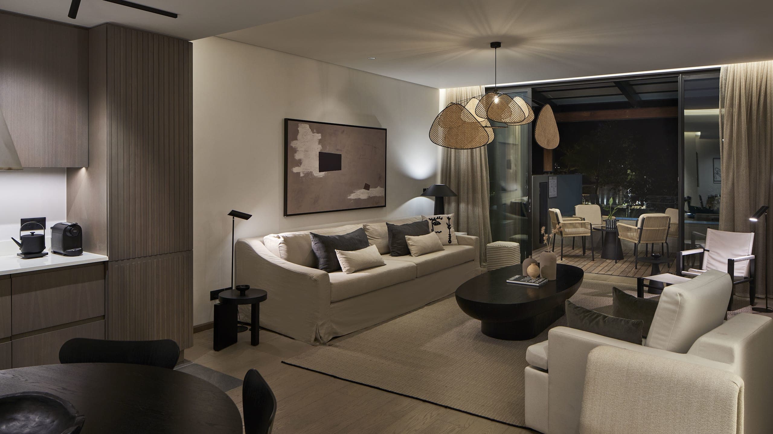 Lux Pool Residence - Image 10