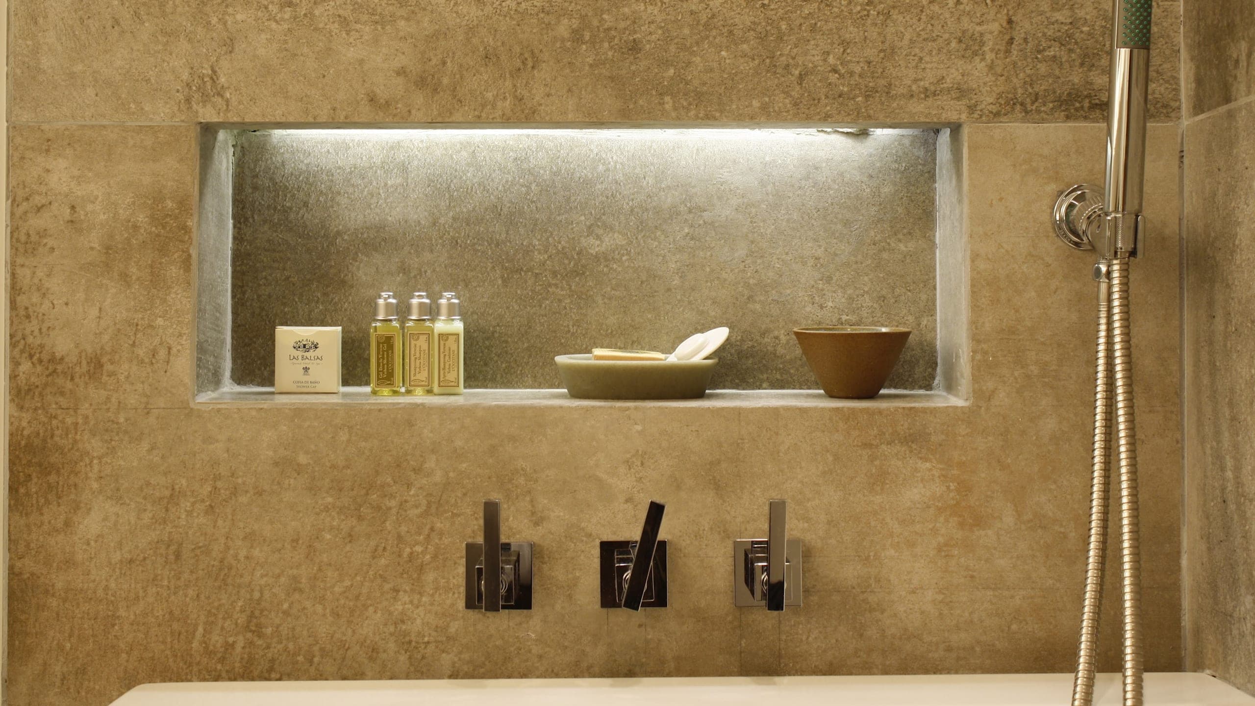 Studio Suite - Image 2