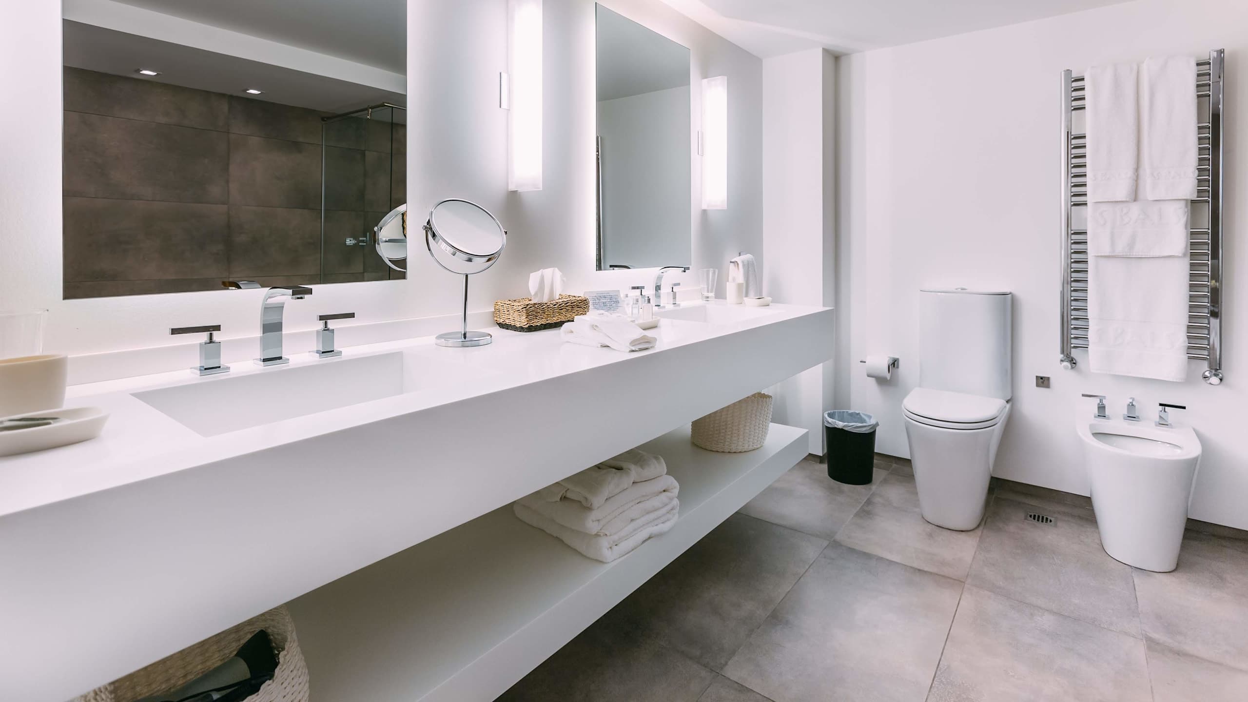 Studio Suite - Image 1