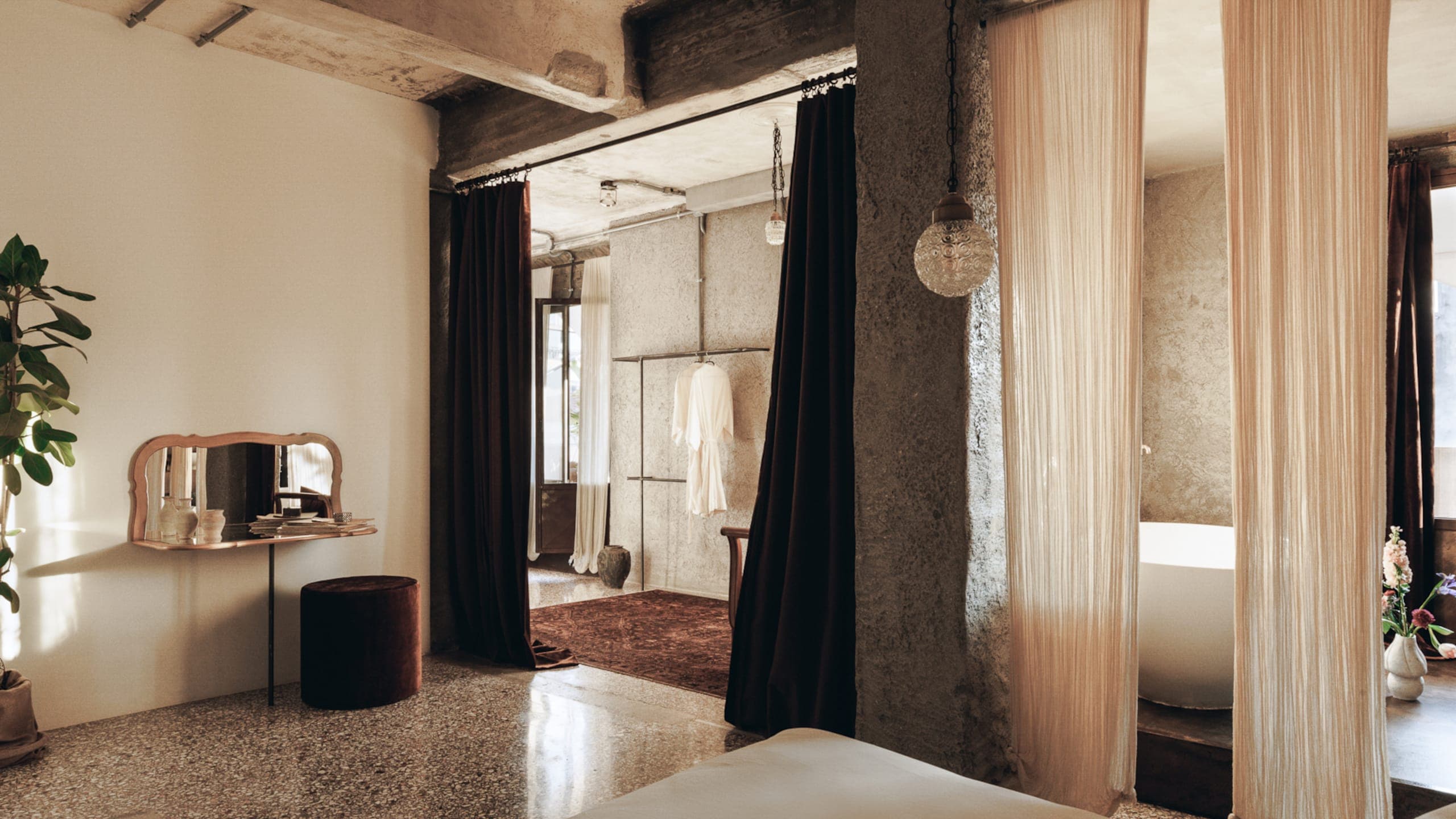 Penthouse with Balcony - Image 6