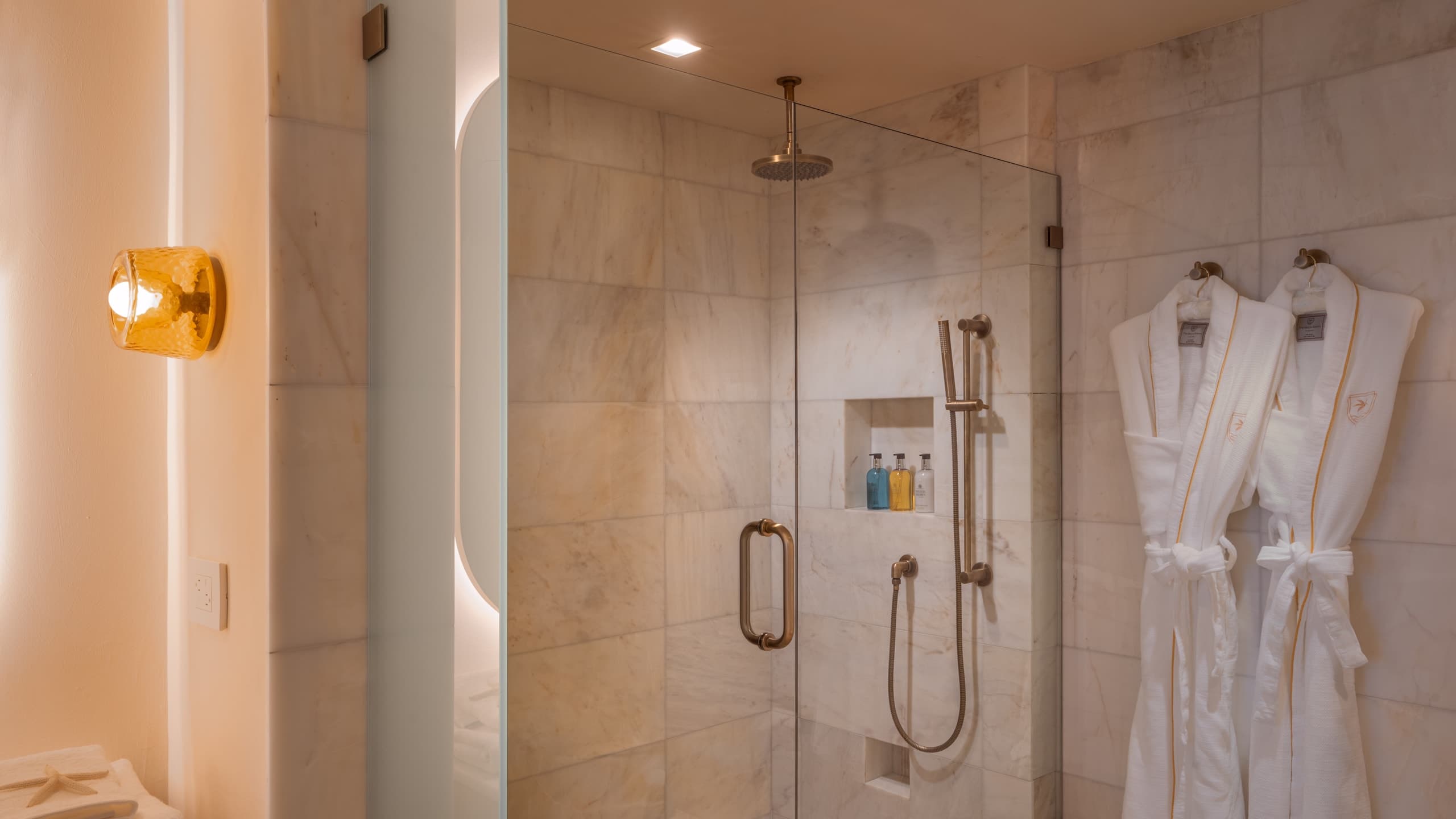 Guestroom King - Image 4