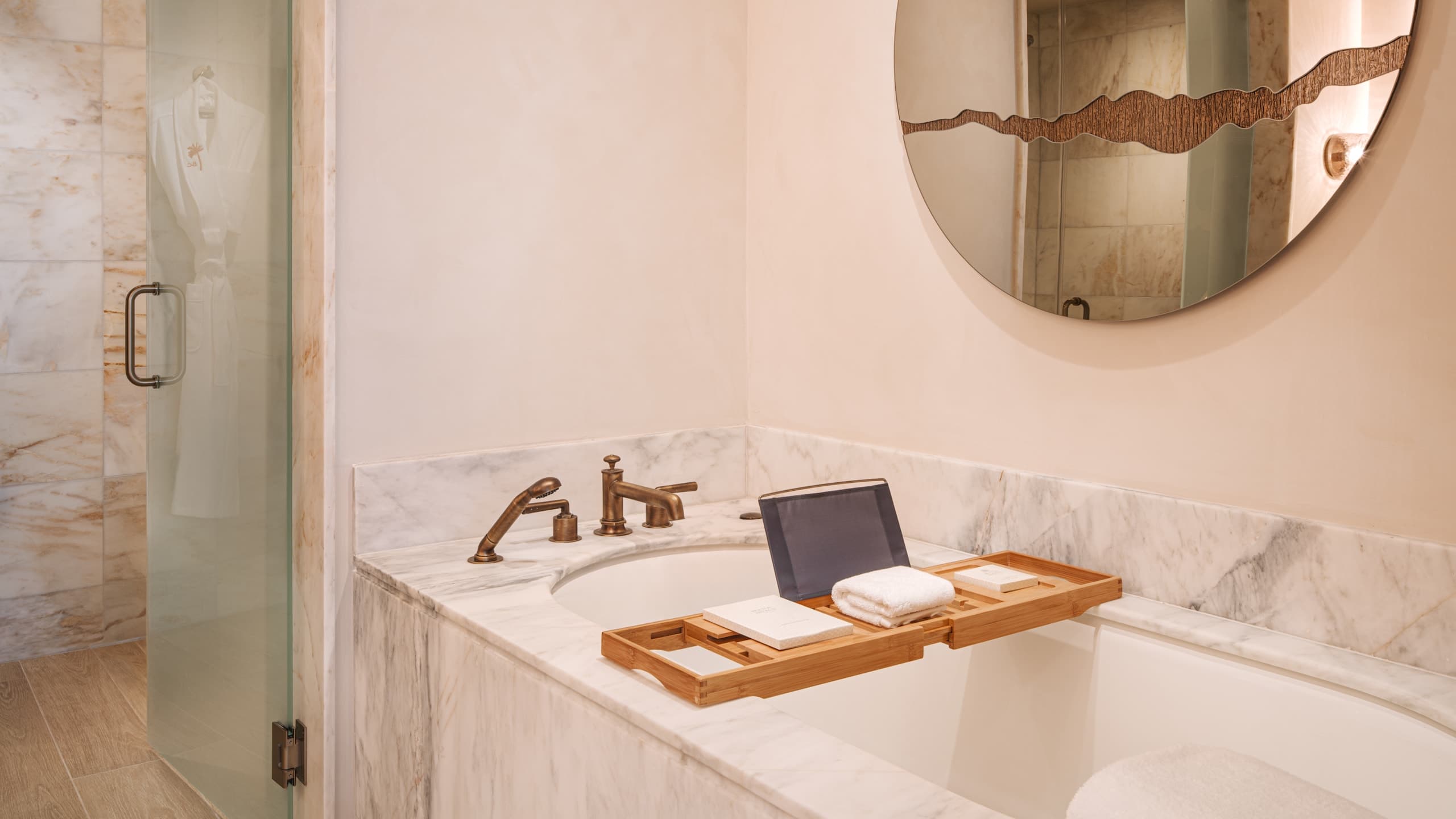 Guestroom King - Image 1