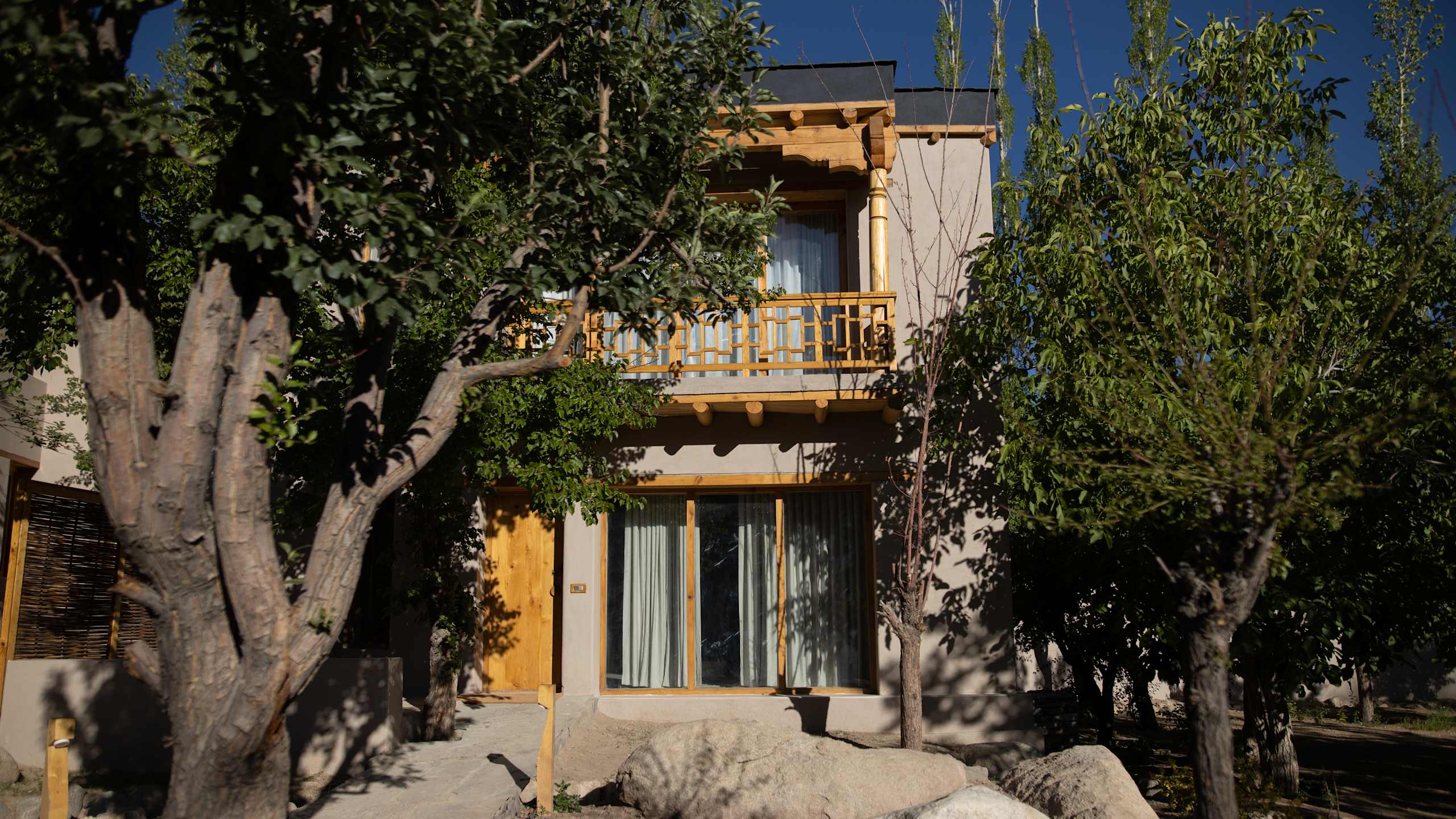 Luxury Duplex Villa with King Bed - Image 15