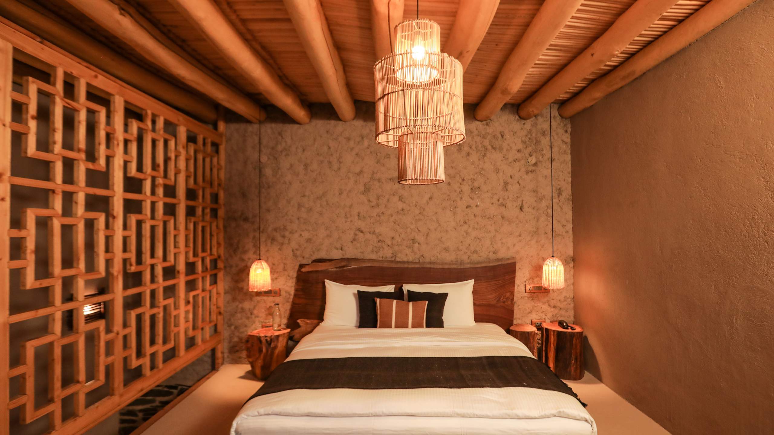 Luxury Duplex Villa with King Bed - Image 14