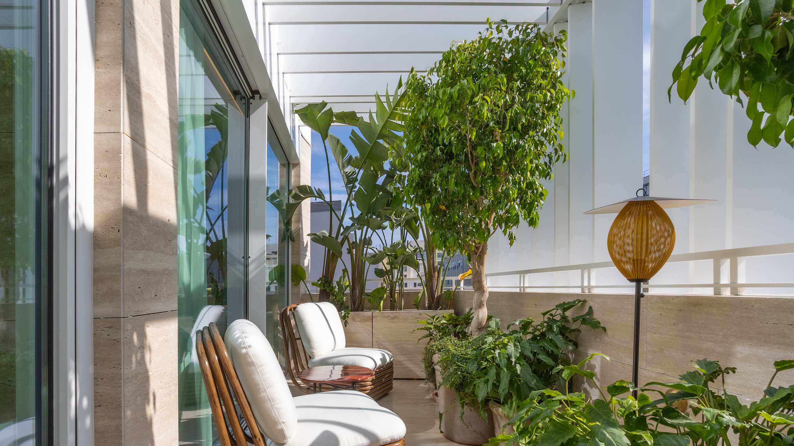 Contemporary Suite with Balcony - Image 3