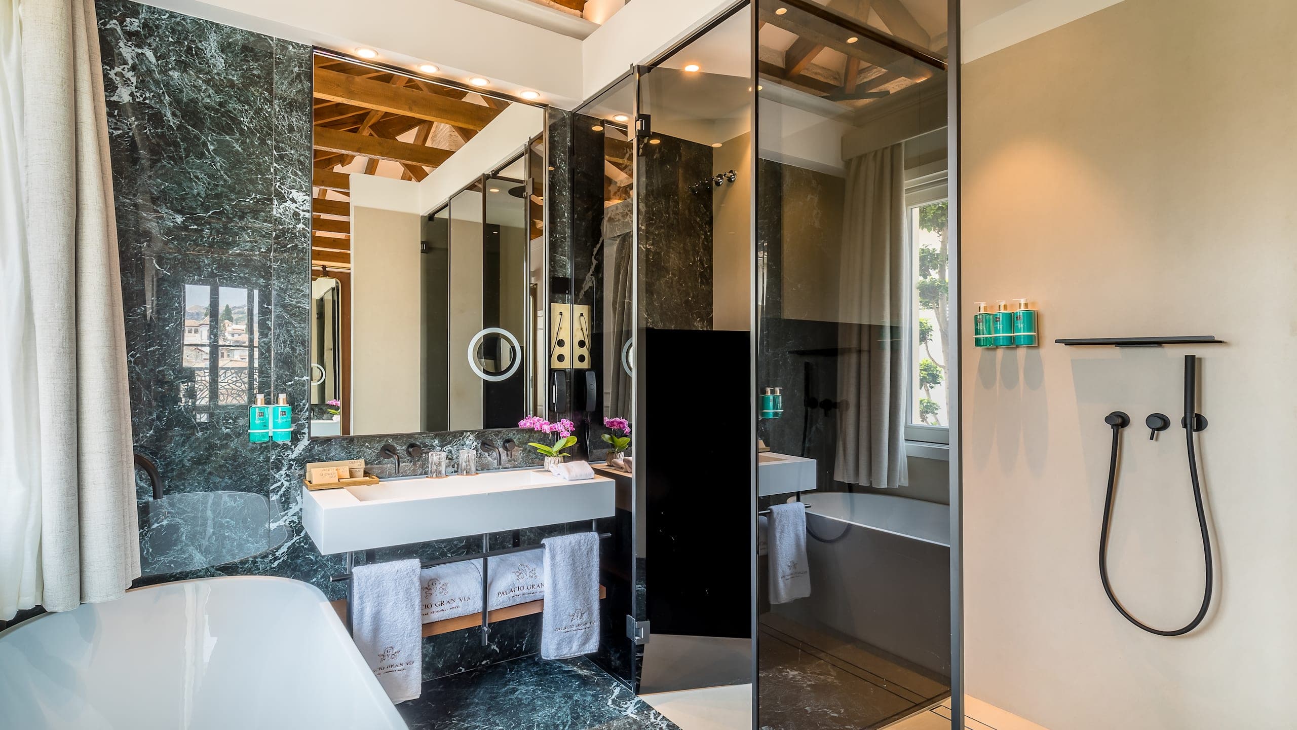 Royal Suite - Image 3