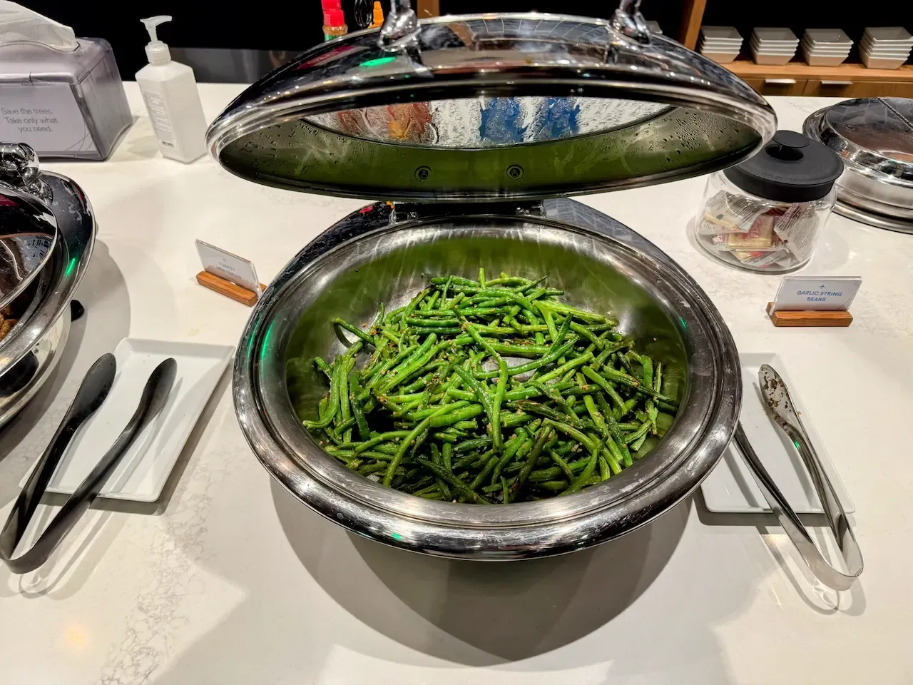 Alaska Airlines Lounge SFO Hot Bar Green Beans