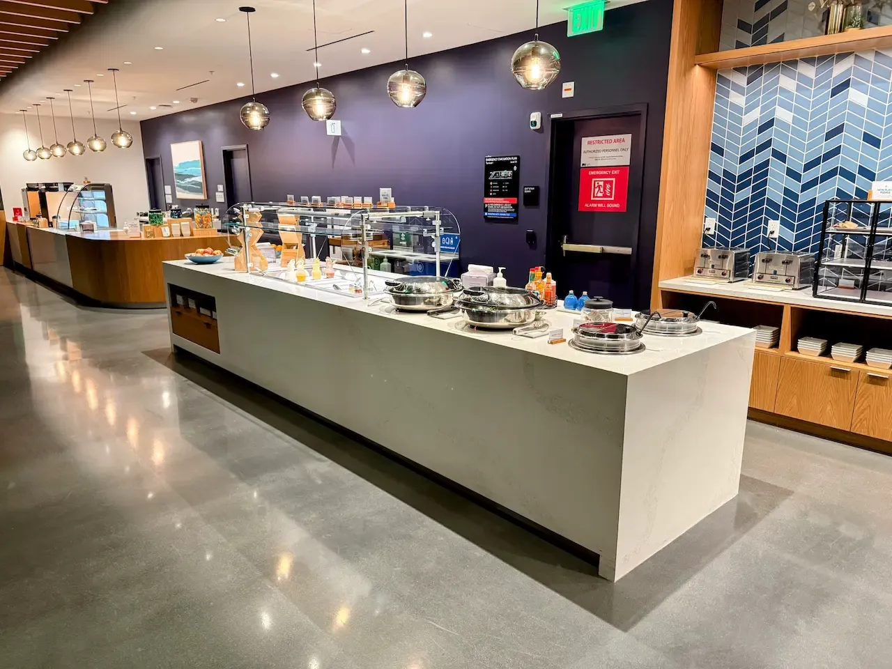 Alaska Airlines Lounge SFO Hot Bar